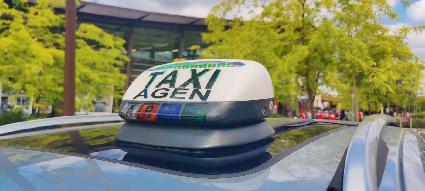 Lumineux Taxi Agen du taxi Taxi Avenue qui dessert Boé